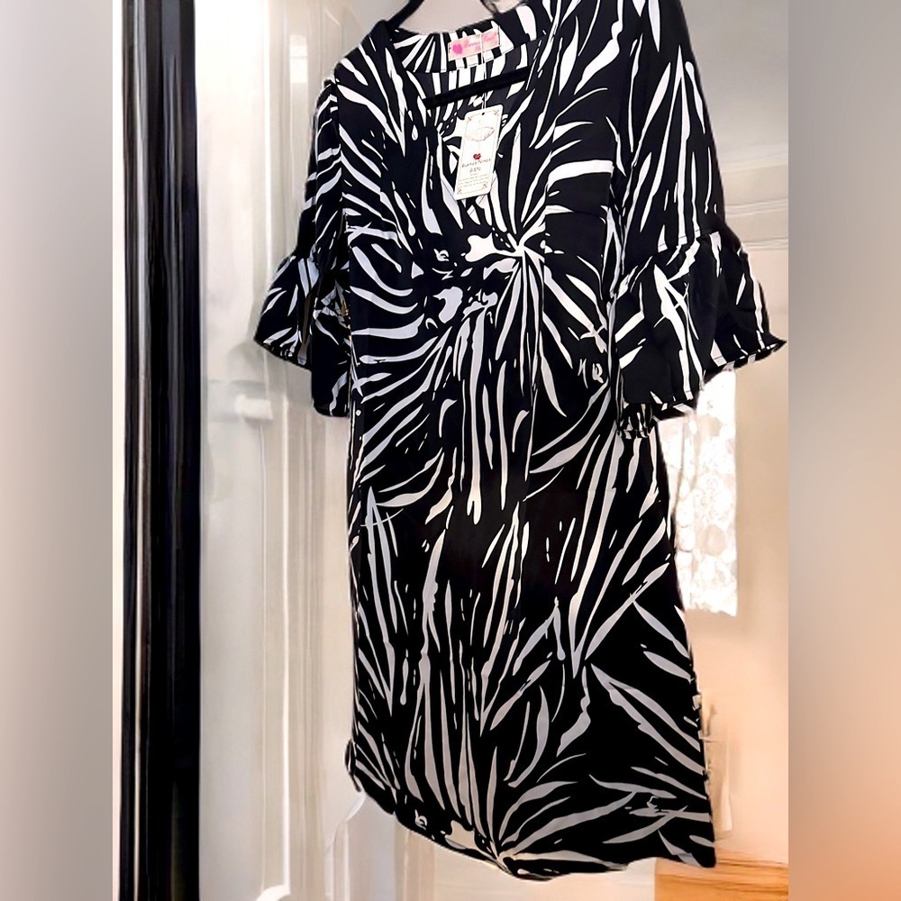 NWT BUENOS NINOS Womens Summer Bell Sleeve V-Neck Black-White Mini Shift Size S